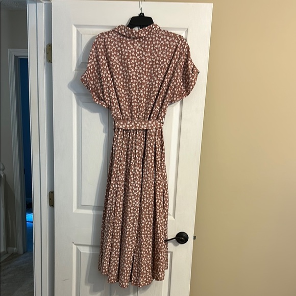 Floral Button-Up Midi Dress - Picture 2 of 4